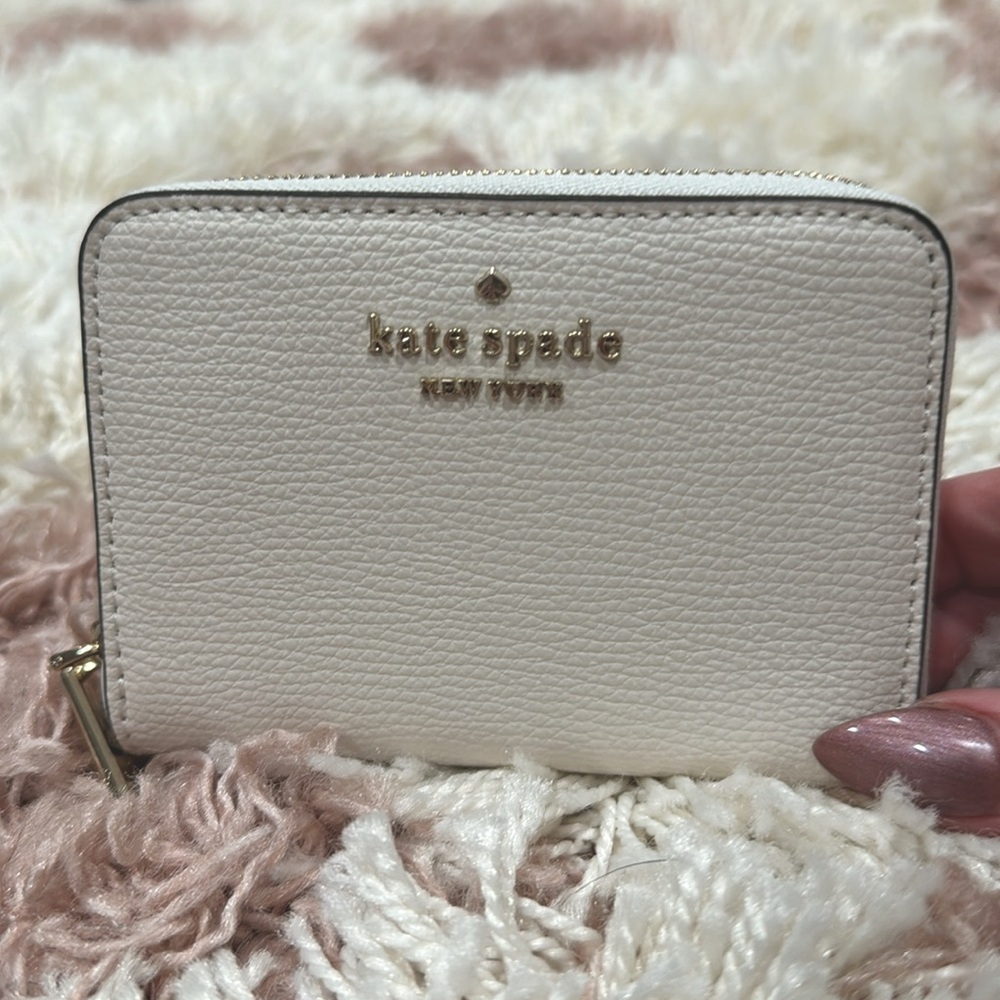 Kate Spade Small Full Zip Pebbled Leather Wallet White